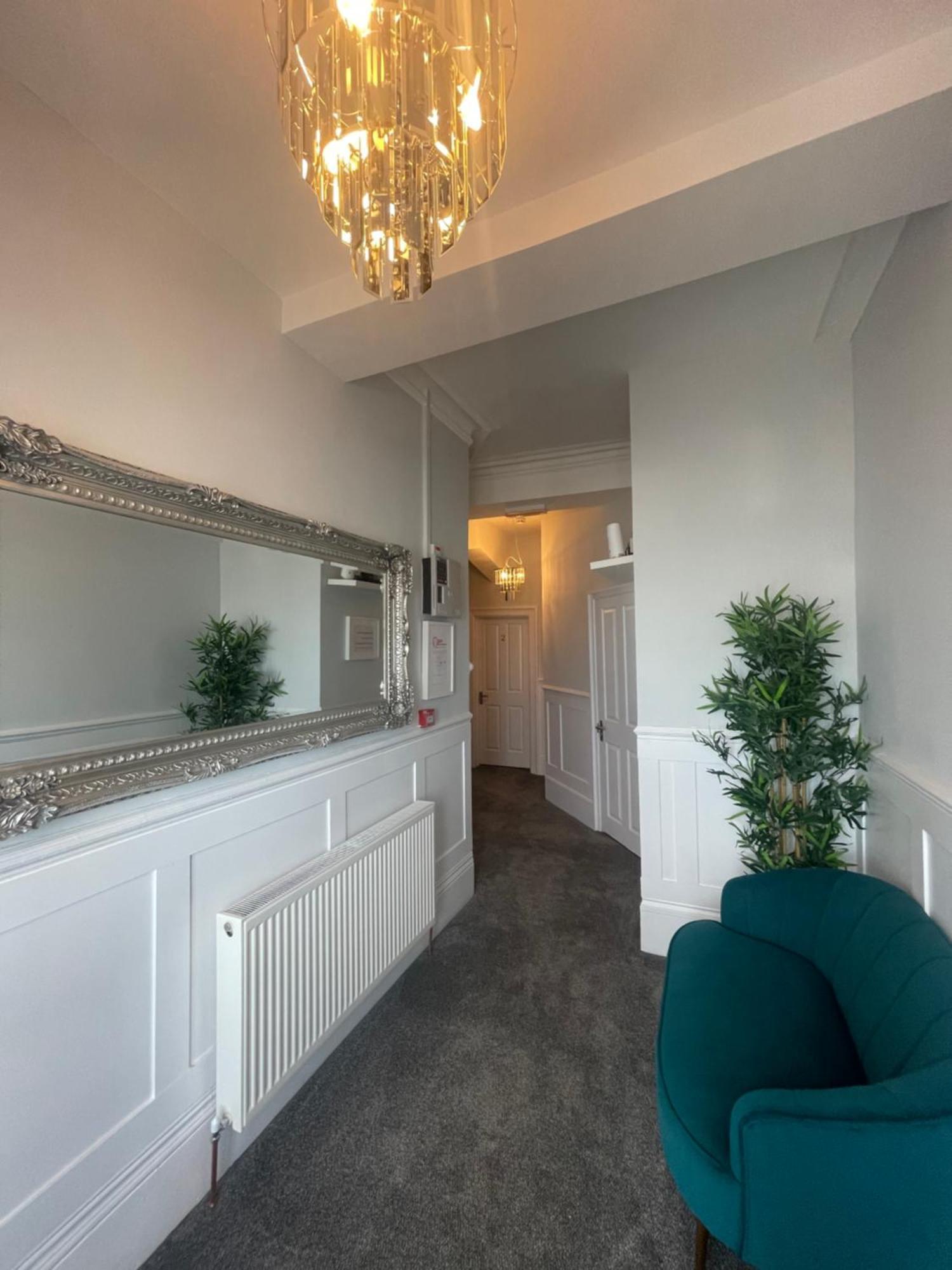 סקארבורו The Marlborough Sea View Holiday Apartments מראה חיצוני תמונה